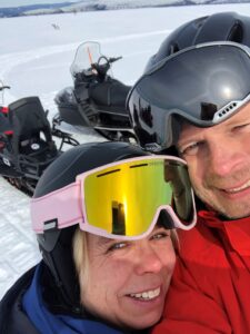 Bild på värdparet Sami och Tone